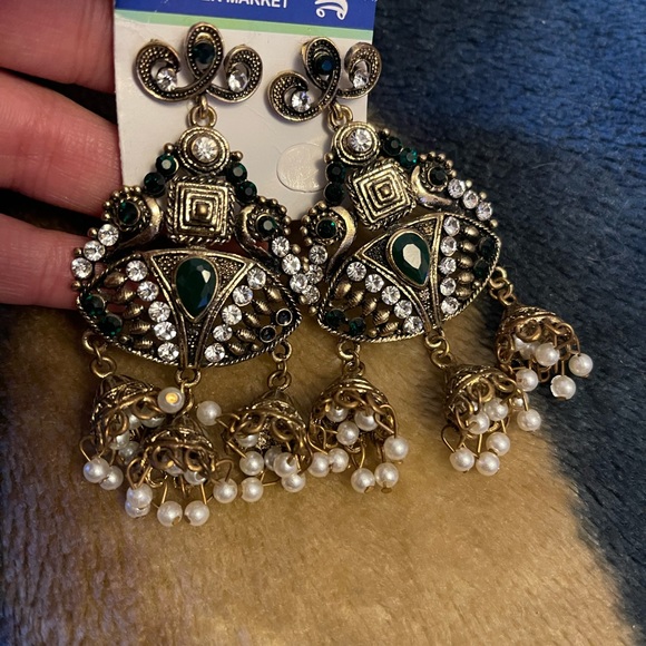 Brand New Indian/Pakistani style traditional earrings - Picture 4 of 4